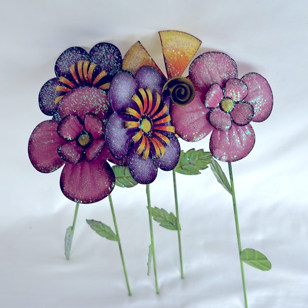Set Of 5 Very Pretty Metal Flowers Spring/Summer Gathering Decor - Picture 5 of 9